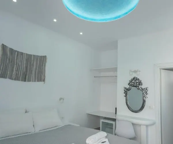 Carlos ゲストハウス 3*